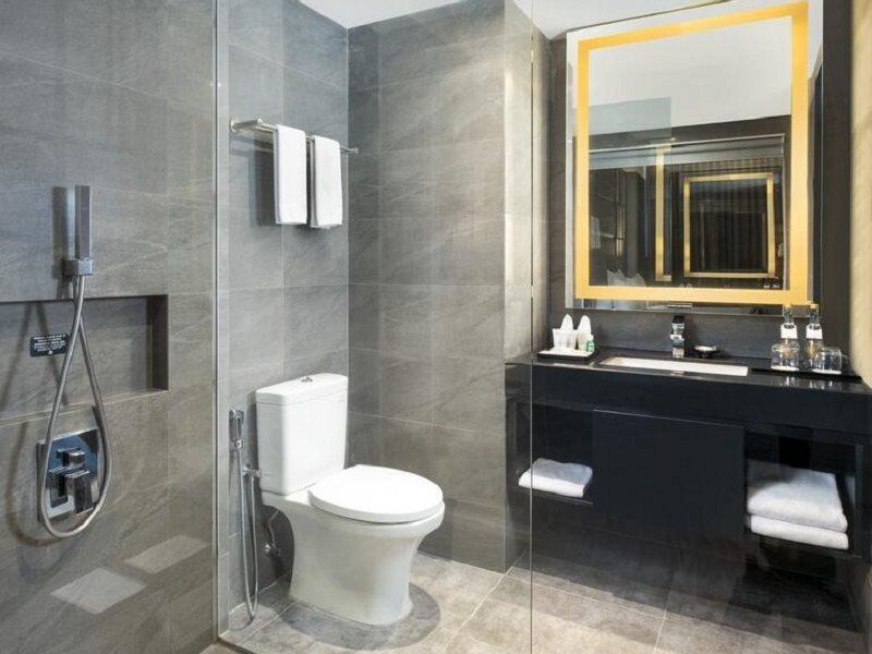 Hotel Royal Tulip Darmo Surabaya Exterior foto