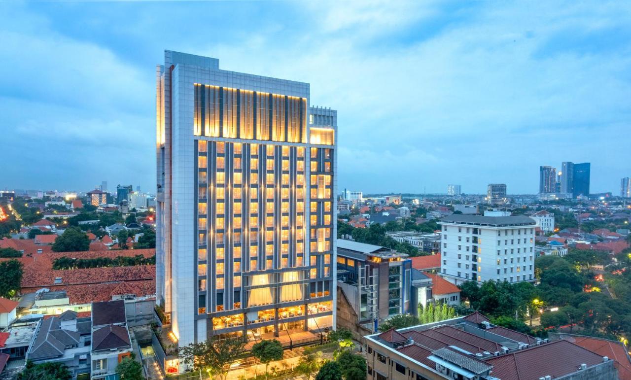 Hotel Royal Tulip Darmo Surabaya Exterior foto